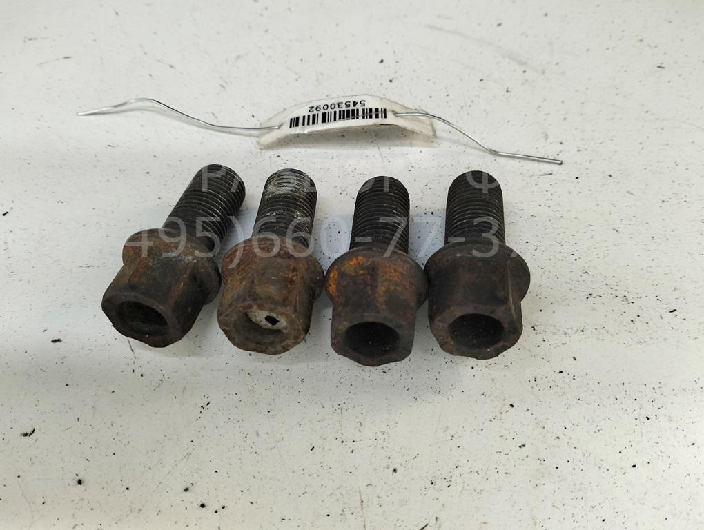 Болт колесный