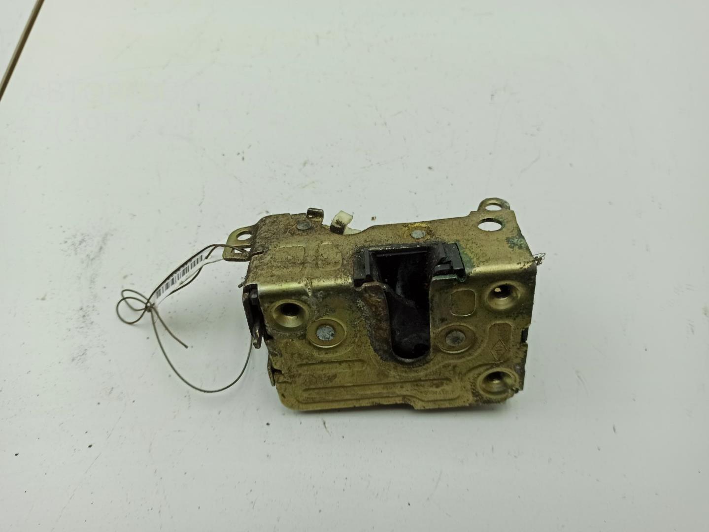 Замок двери задней левой