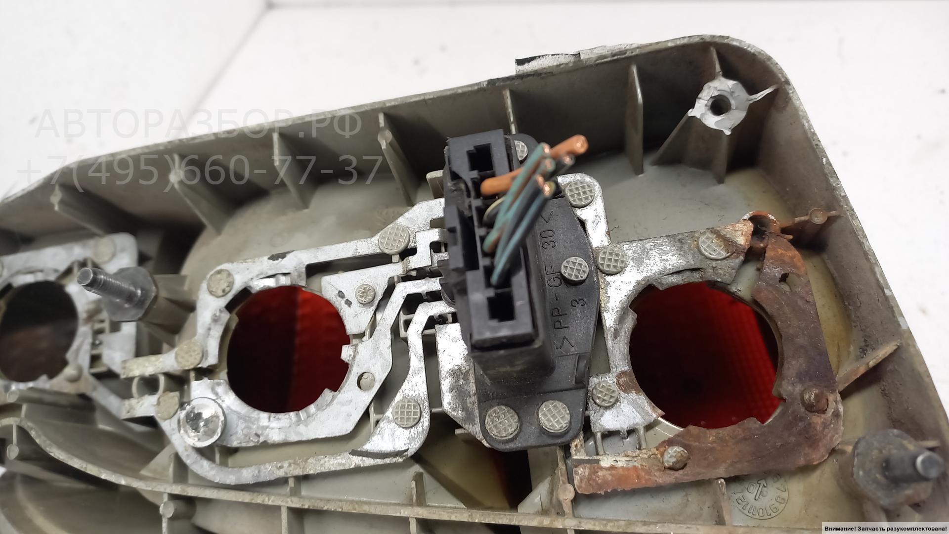 Фонарь задний правый