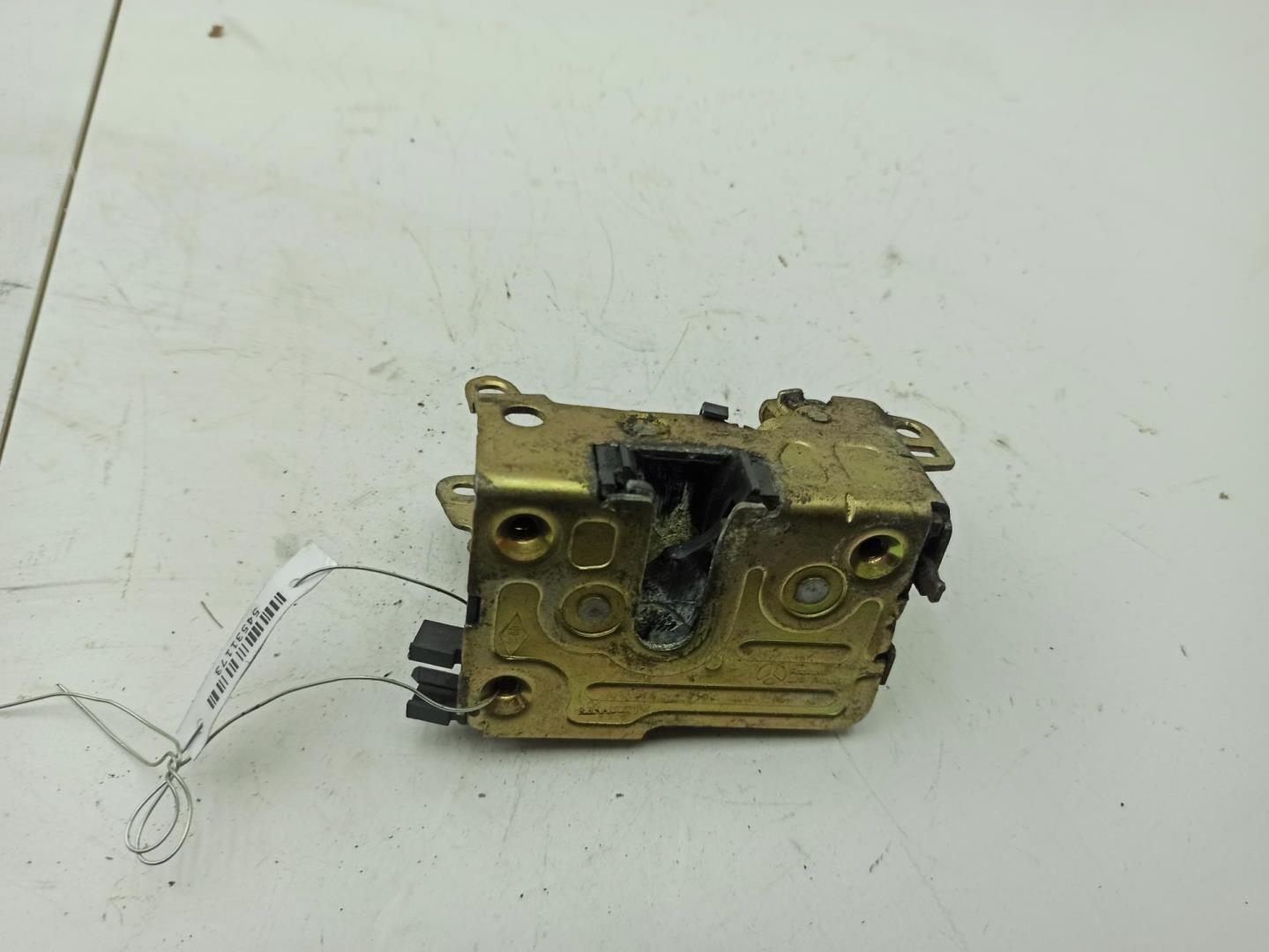 Замок двери задней правой