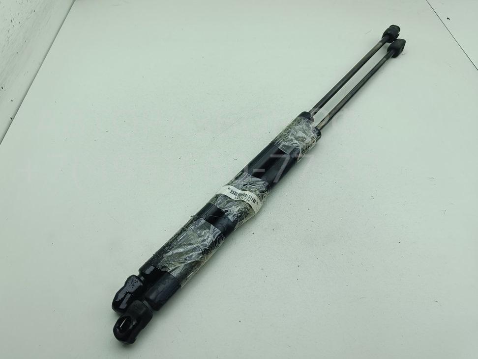 Амортизатор крышки багажника