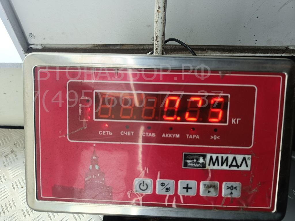 Молдинг двери передней левой