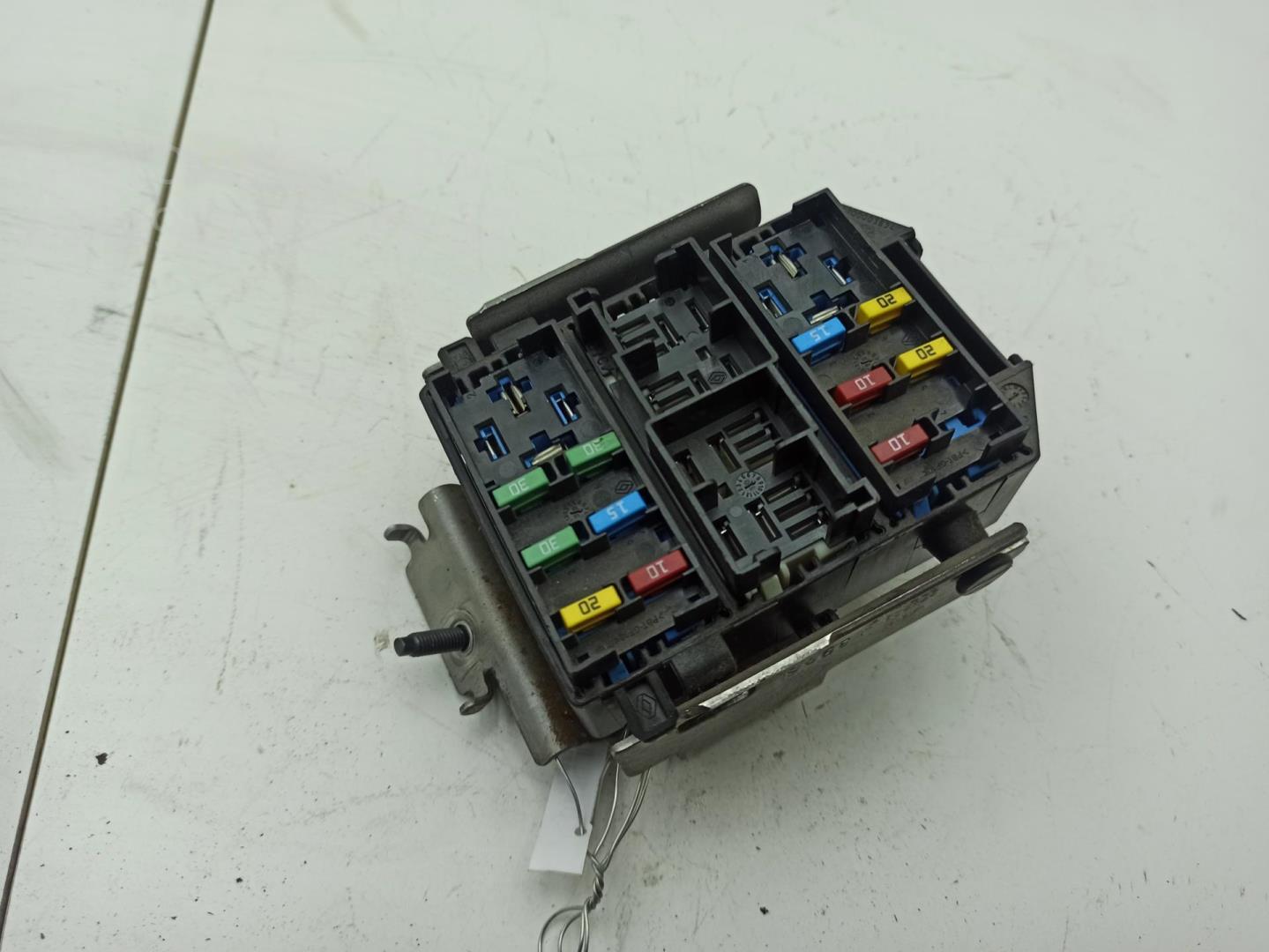 Блок предохранителей