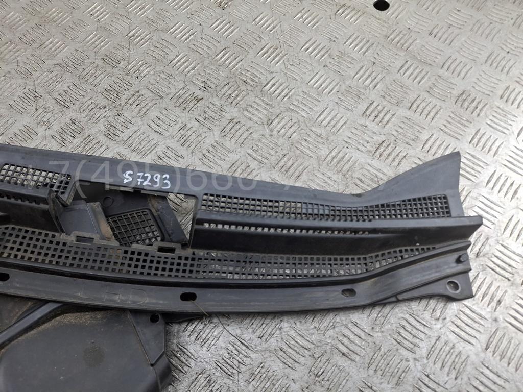 Решетка стеклоочистителей (Жабо)