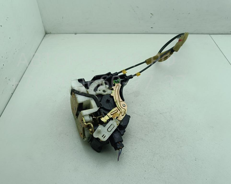 Замок двери задней левой