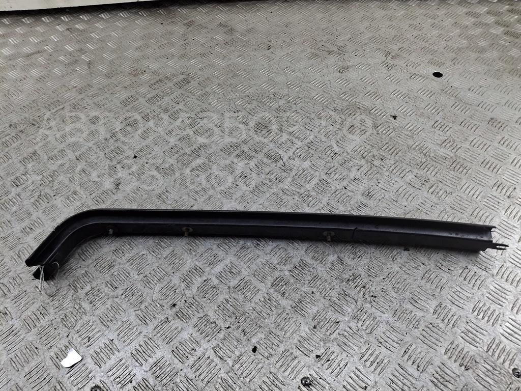 Направляющая двери сдвижной