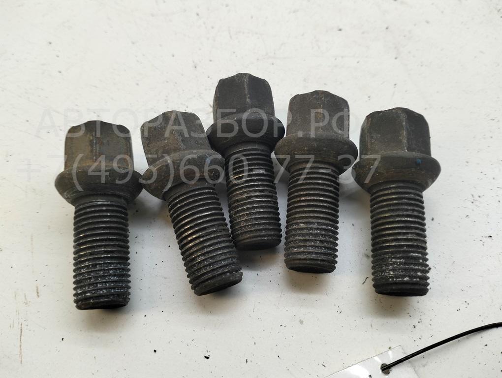 Болт колесный