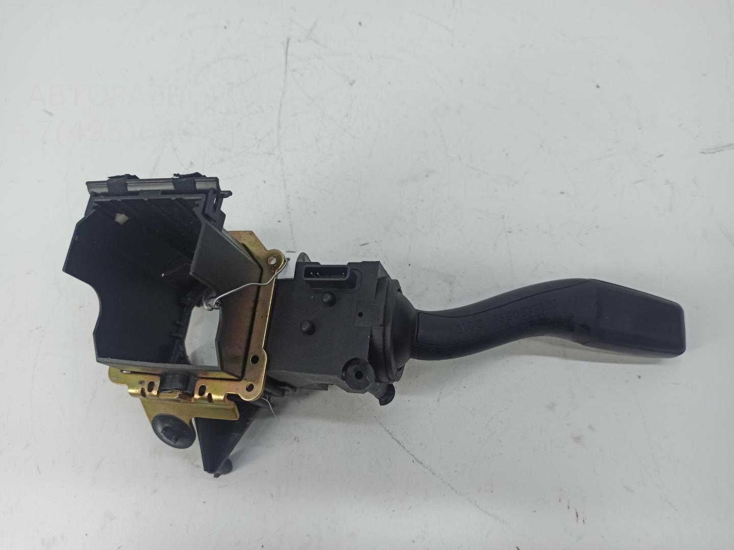 Переключатель поворотов подрулевой