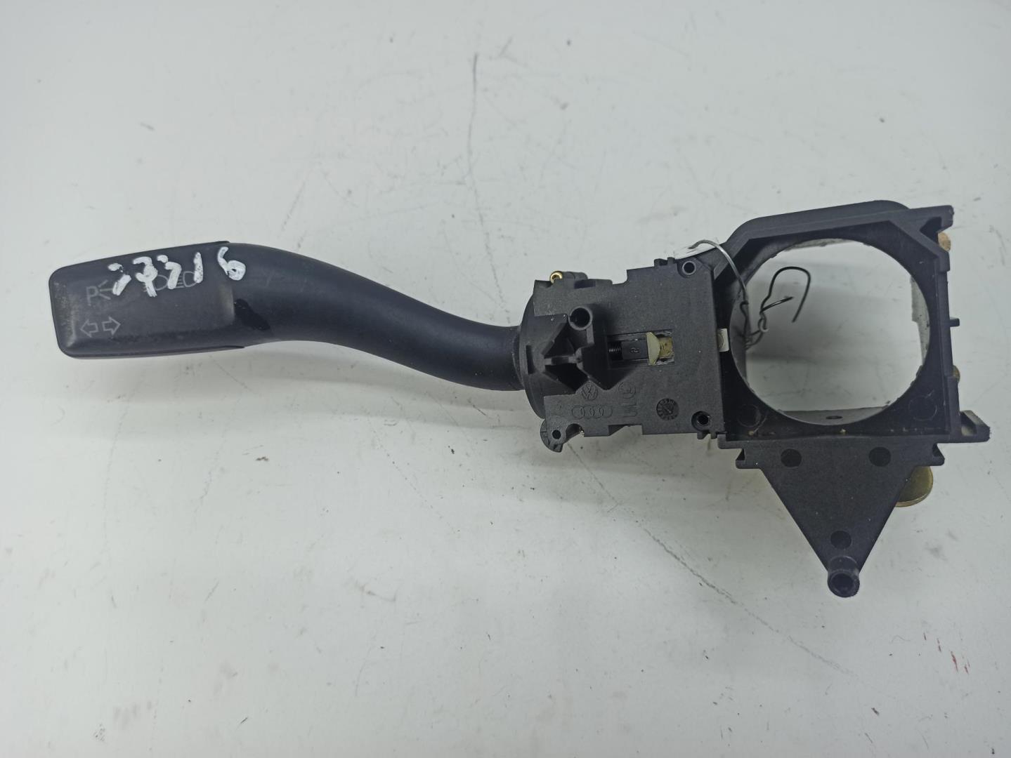 Переключатель поворотов подрулевой