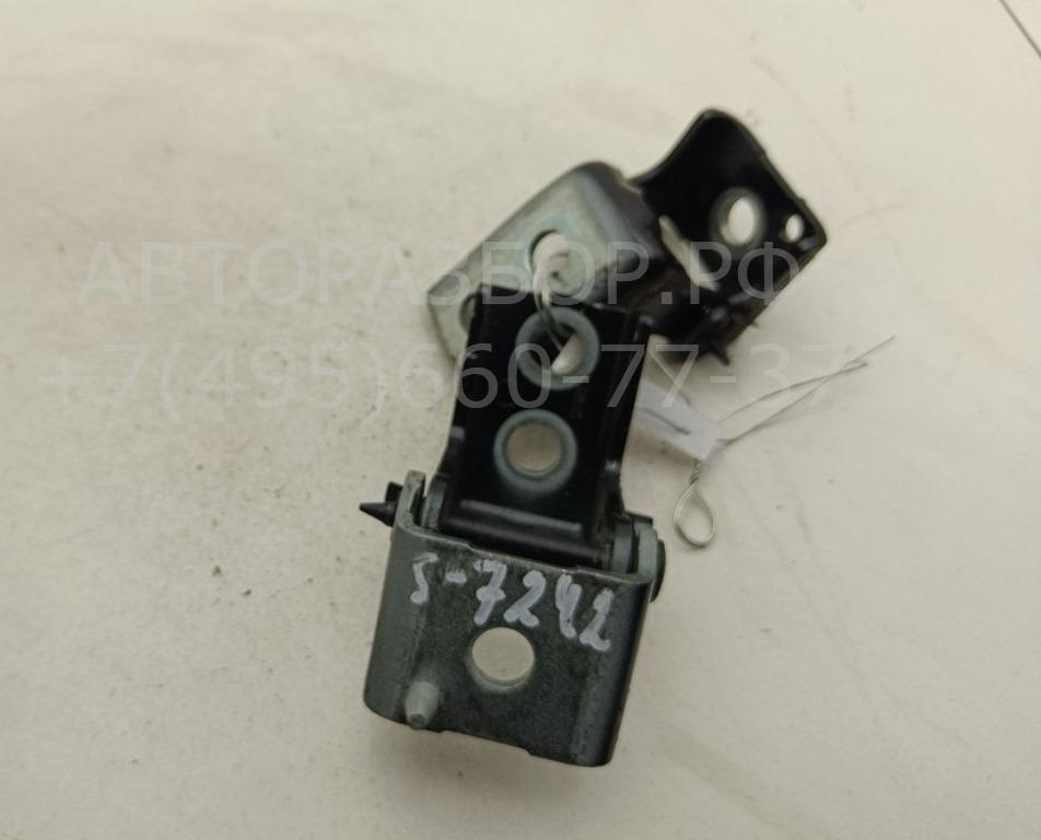 Петля двери