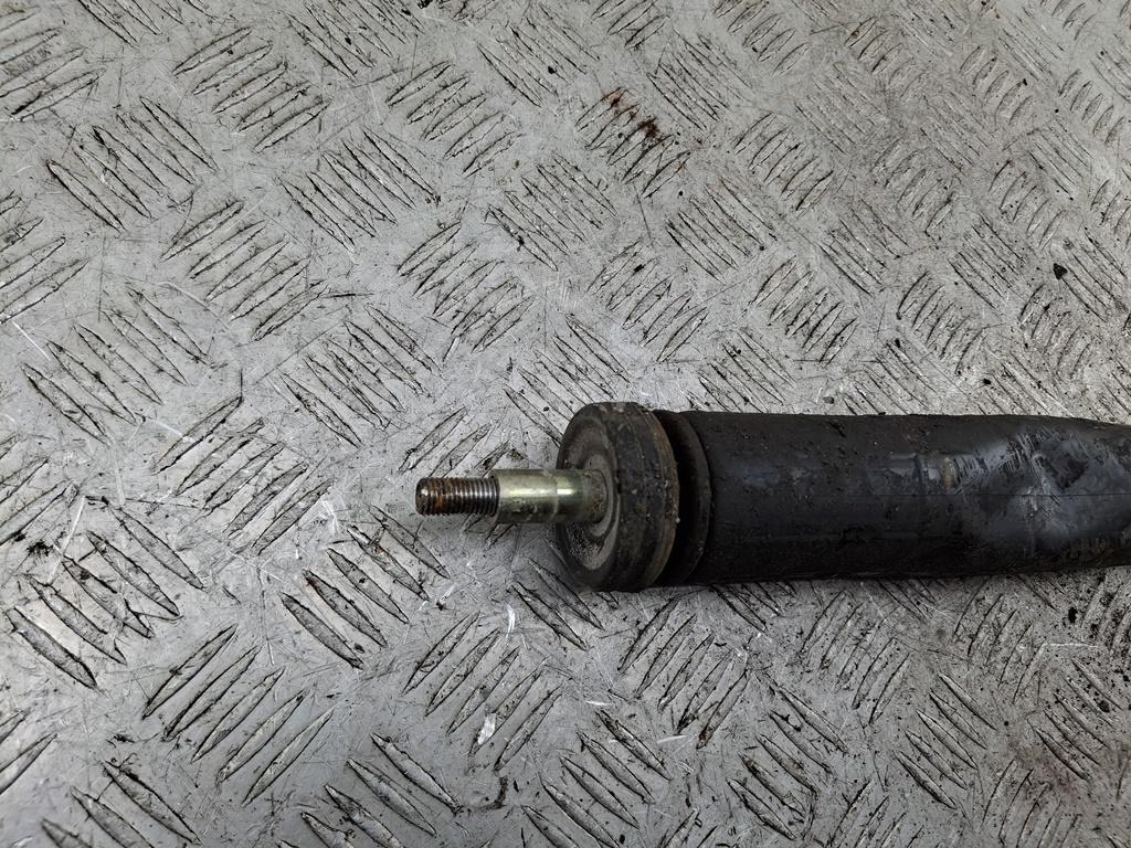 Амортизатор задний правый