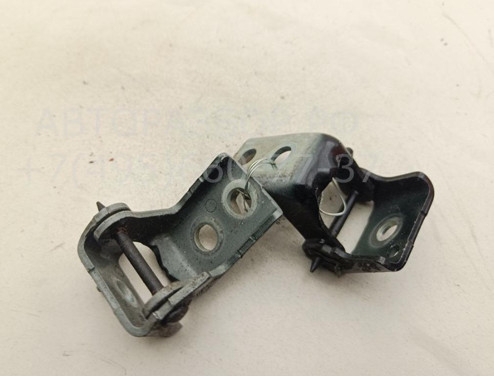 Петля двери