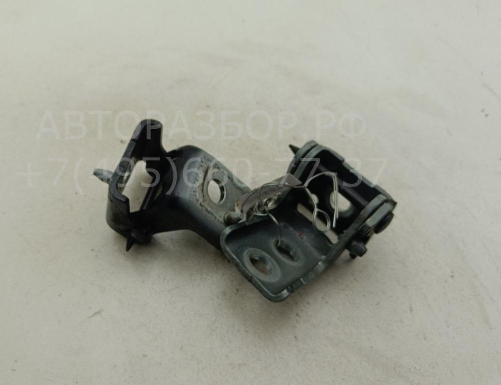 Петля двери