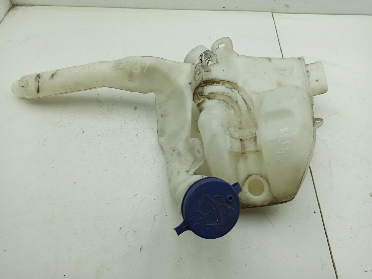 Бачок омывателя лобового стекла