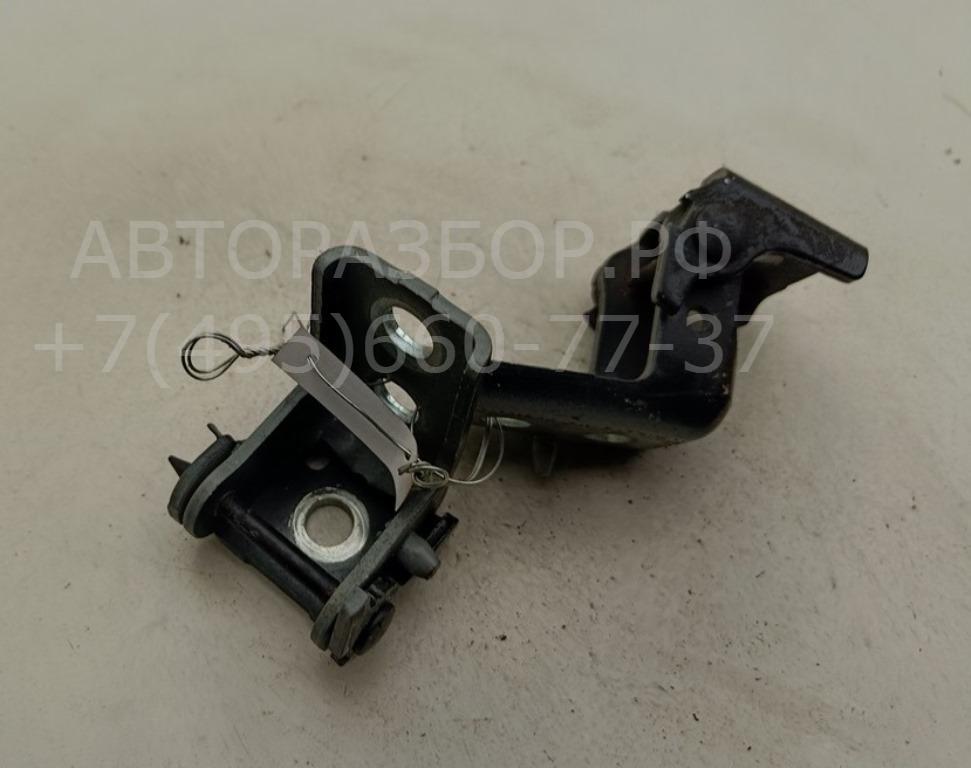 Петля двери