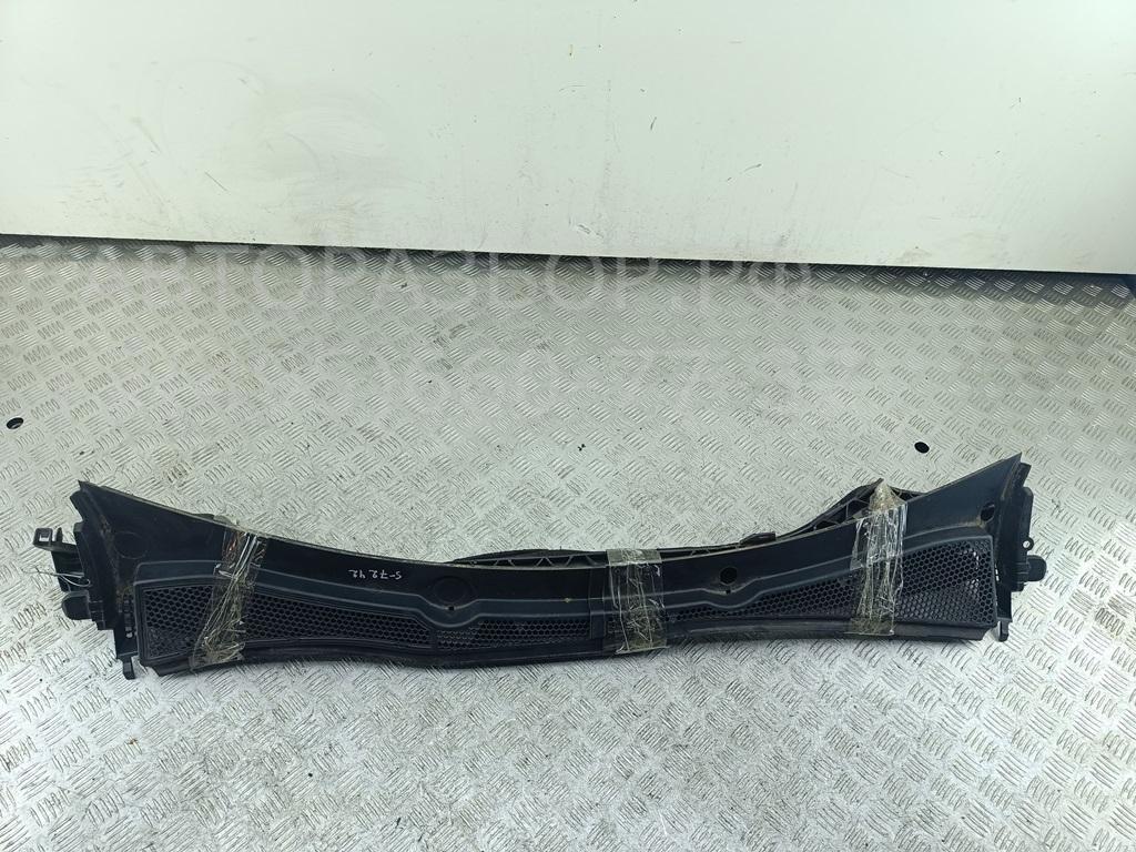 Решетка стеклоочистителей (Жабо)