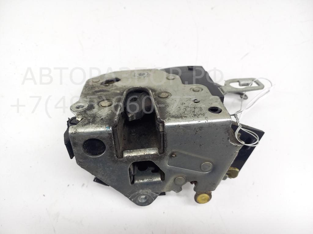 Замок двери передней левой