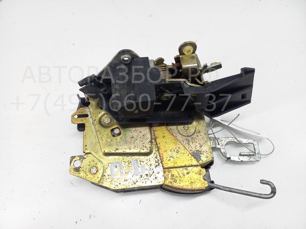 Замок двери передней левой