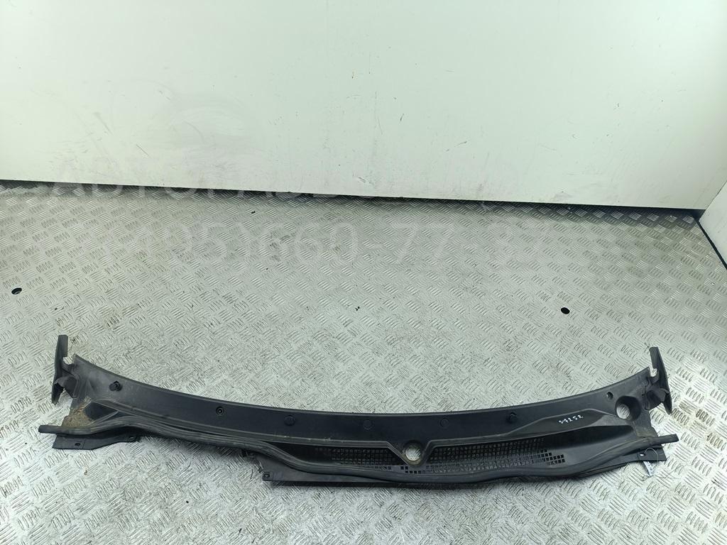 Решетка стеклоочистителей (Жабо)