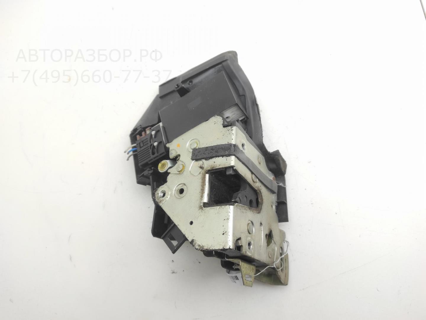 Замок двери передней правой