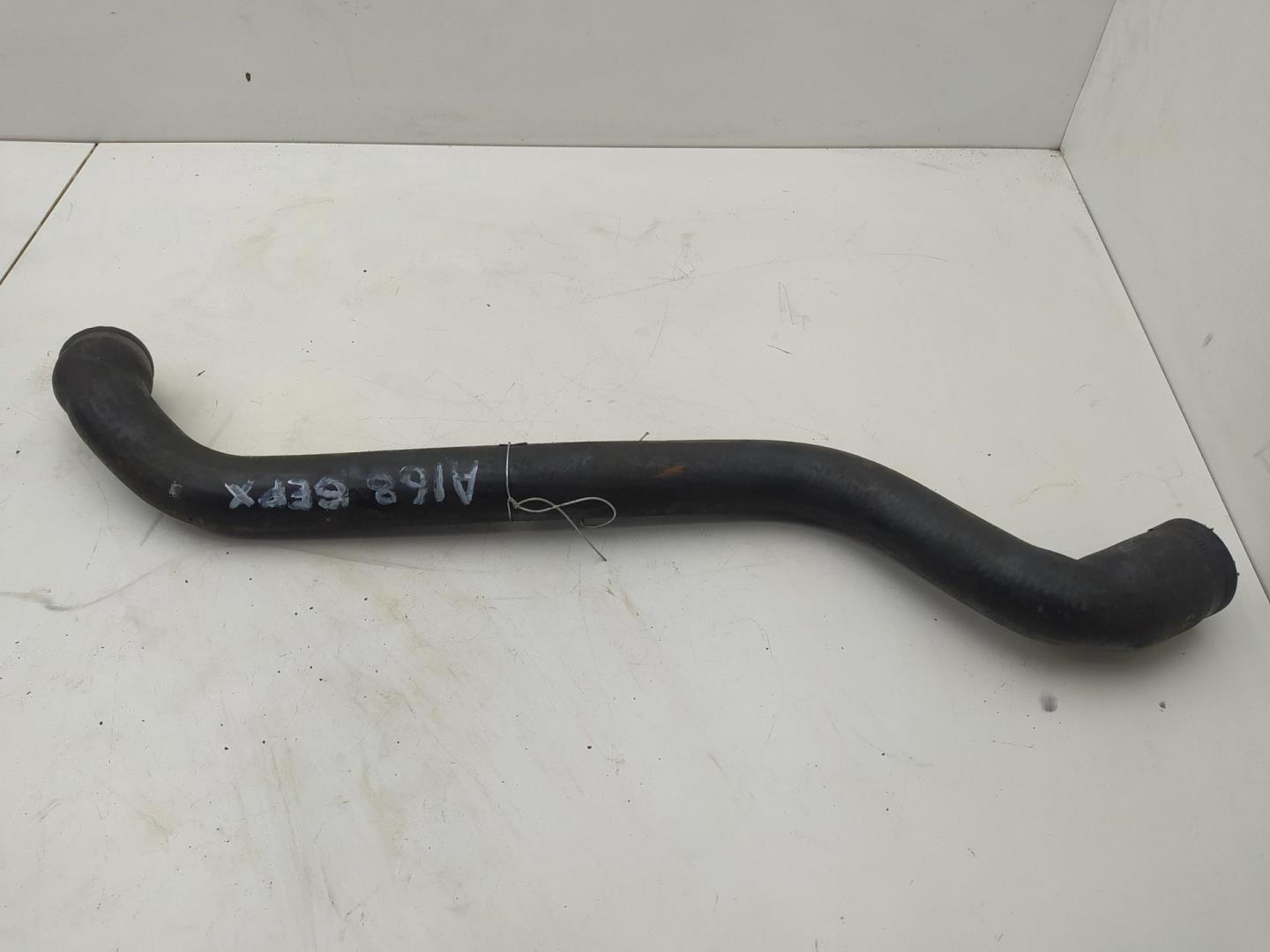 Патрубок радиатора