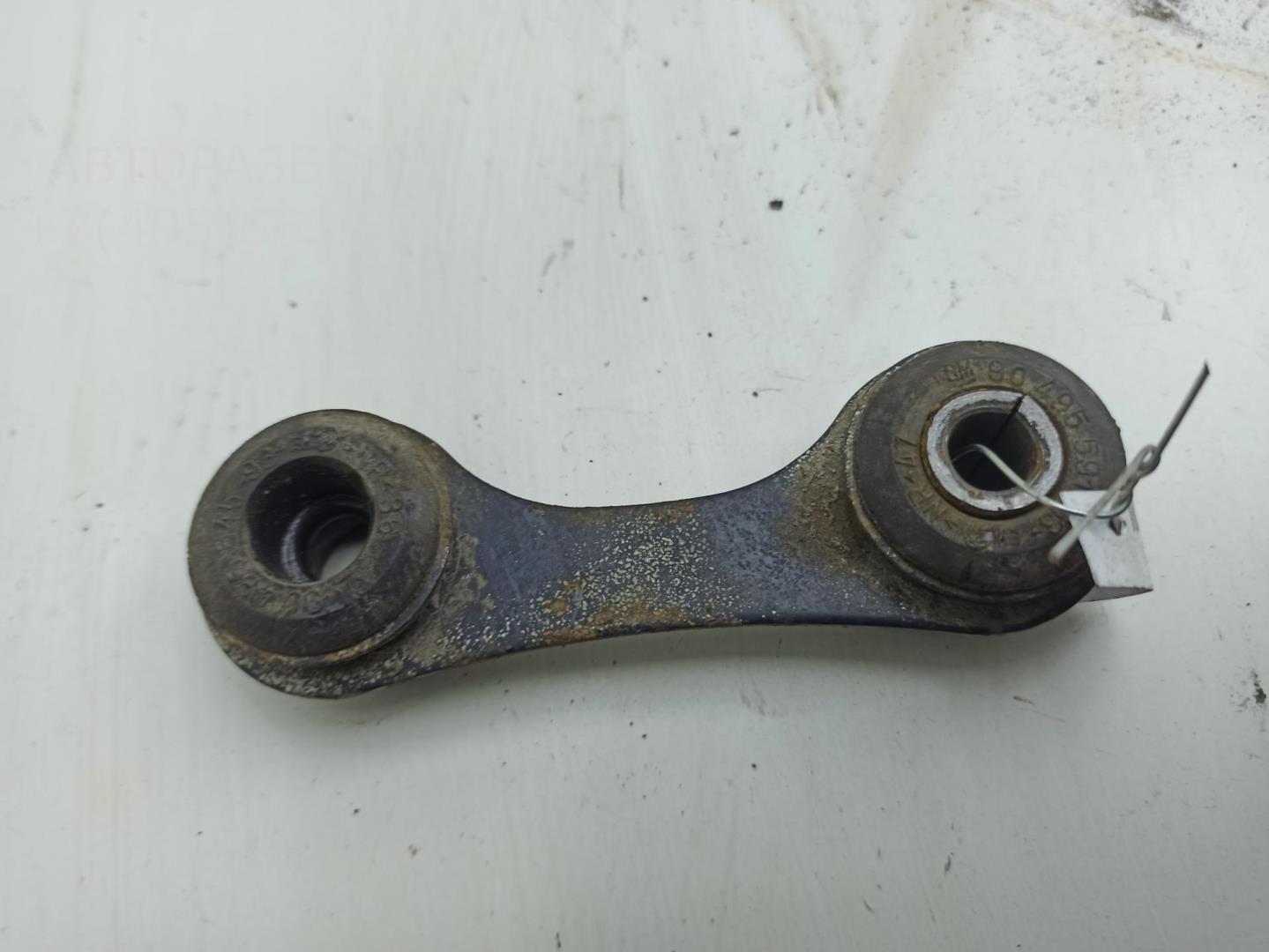 Стойка заднего стабилизатора