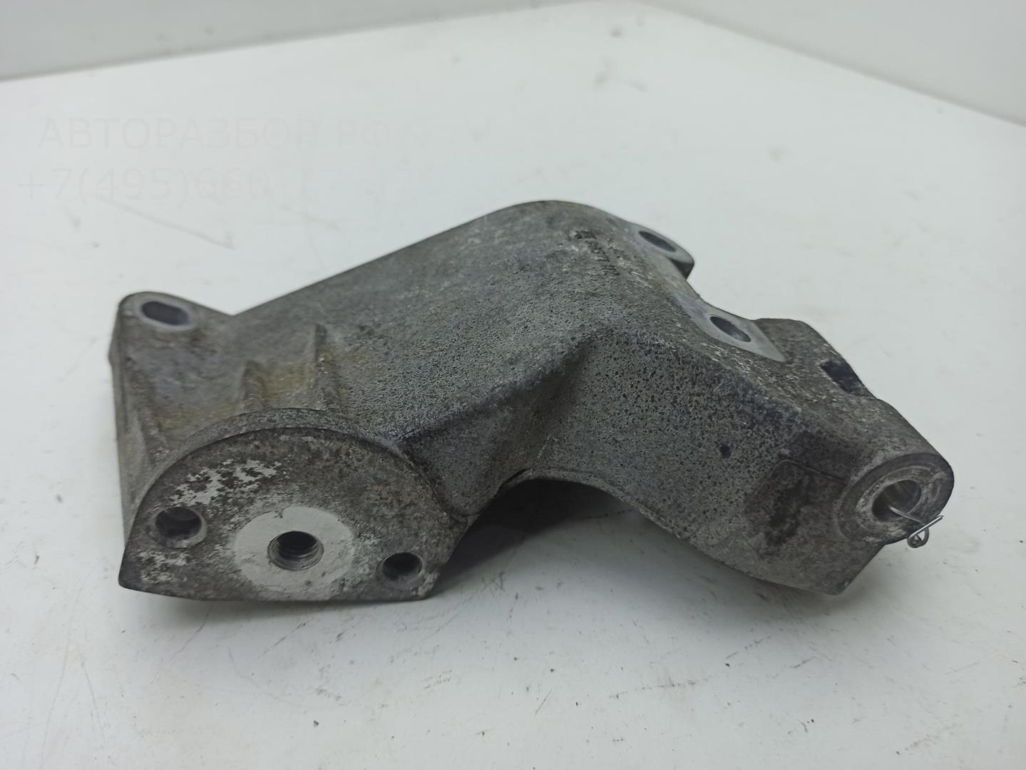 Кронштейн генератора