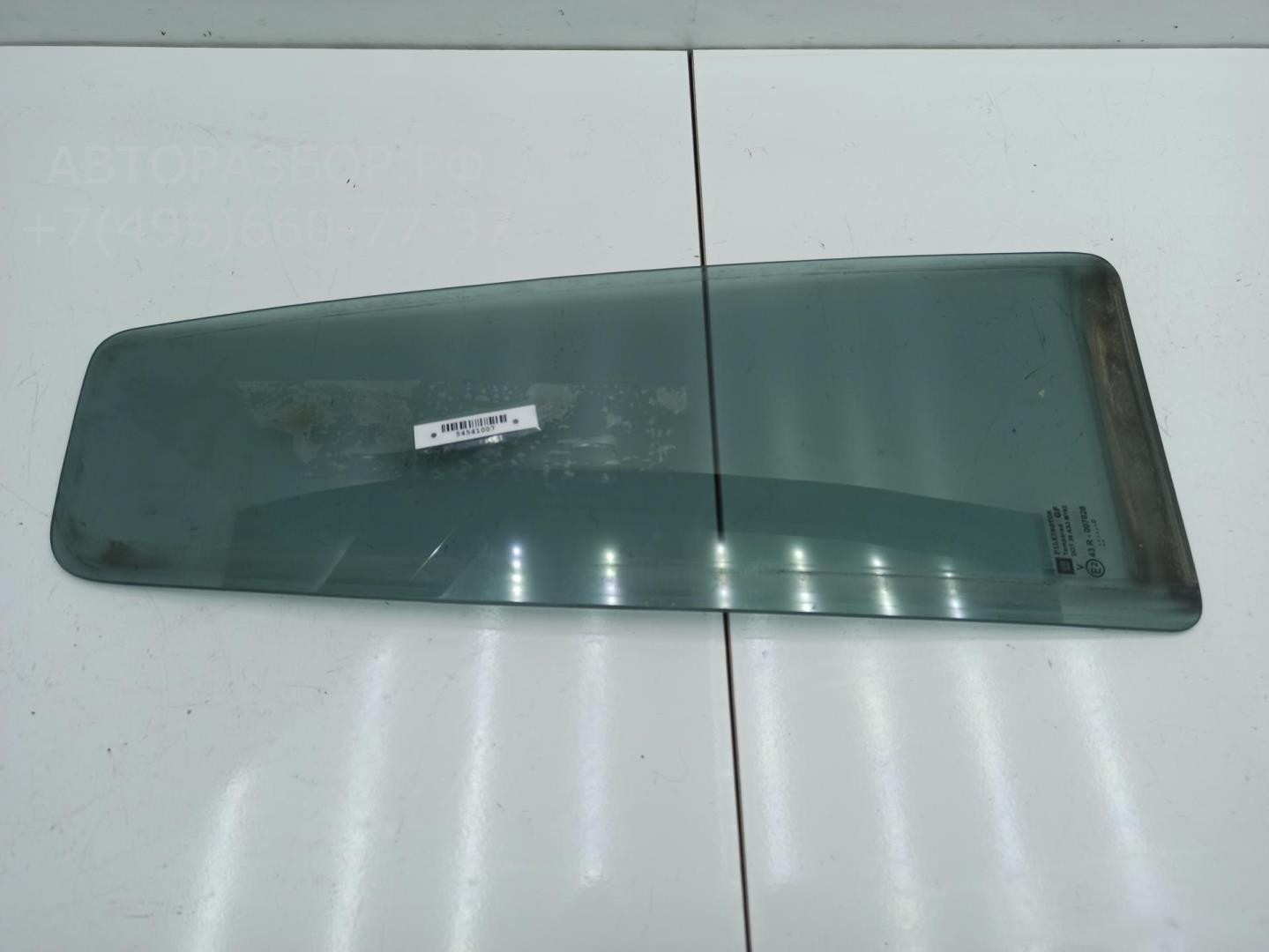 Стекло двери задней правой (форточка)
