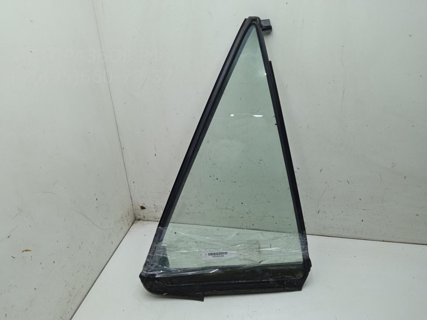 Стекло двери задней правой (форточка)