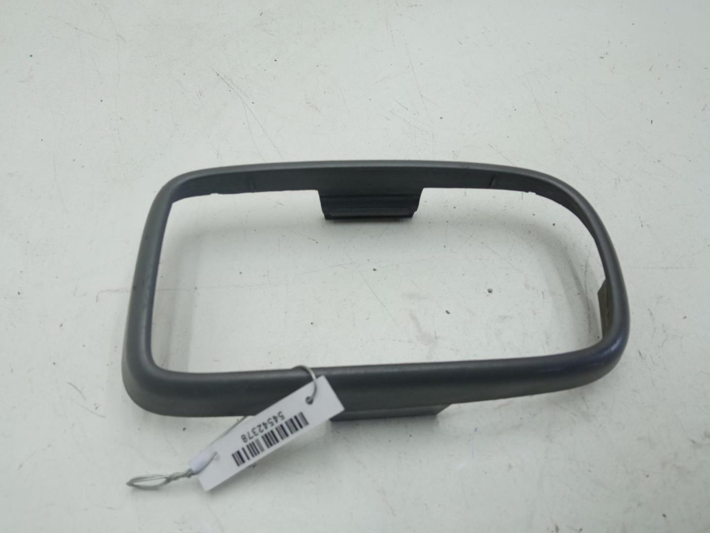 Рамка противотуманной фары левой