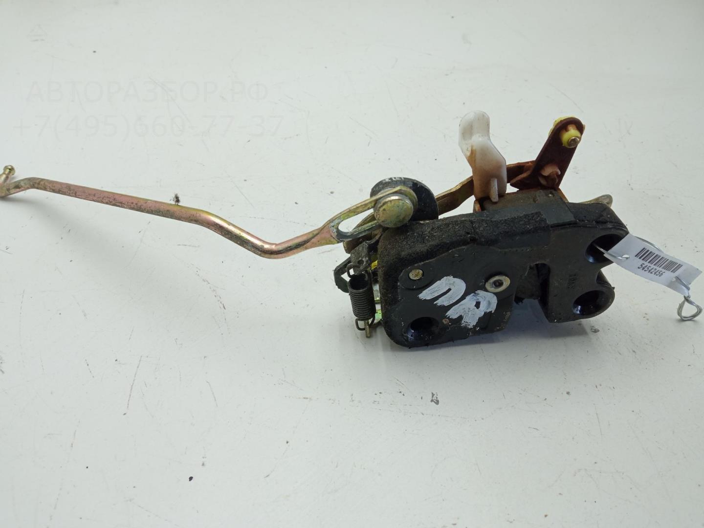 Замок двери передней правой