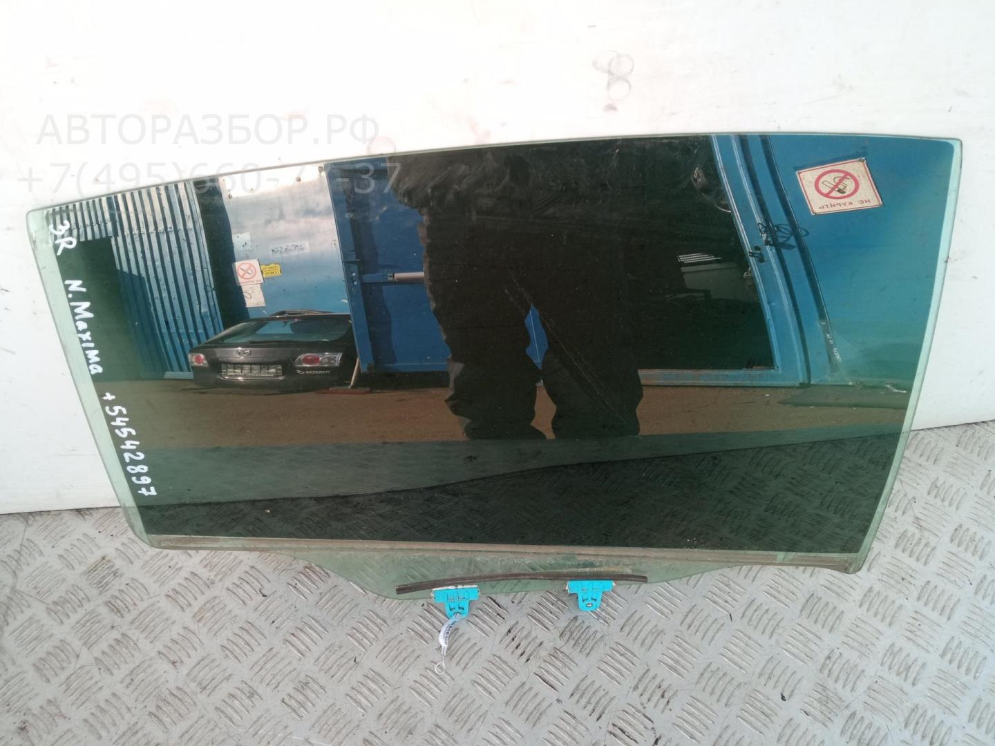 Стекло двери задней правой