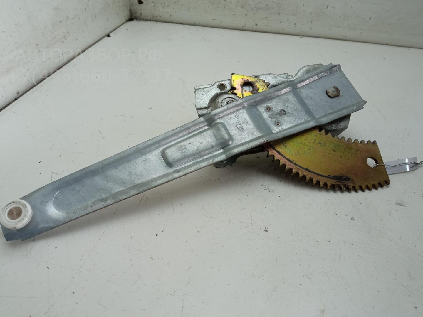 Стеклоподъемник механ. задний правый