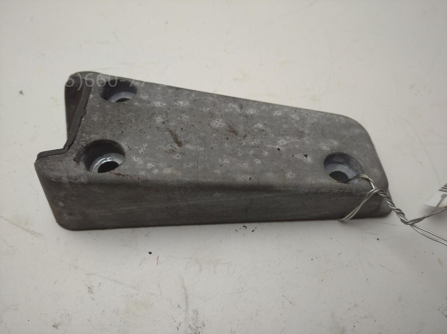 Ответная часть замка двери