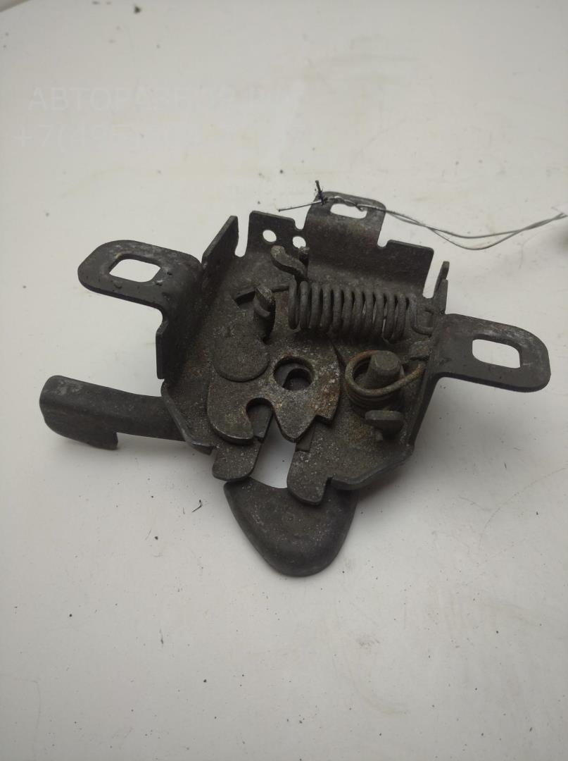 Замок капота