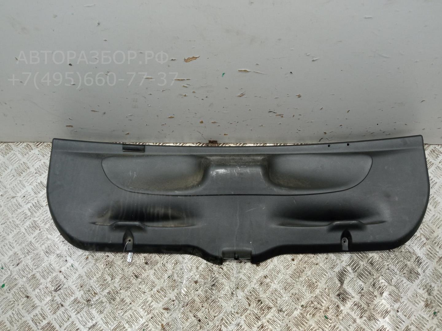 Обшивка крышки багажника