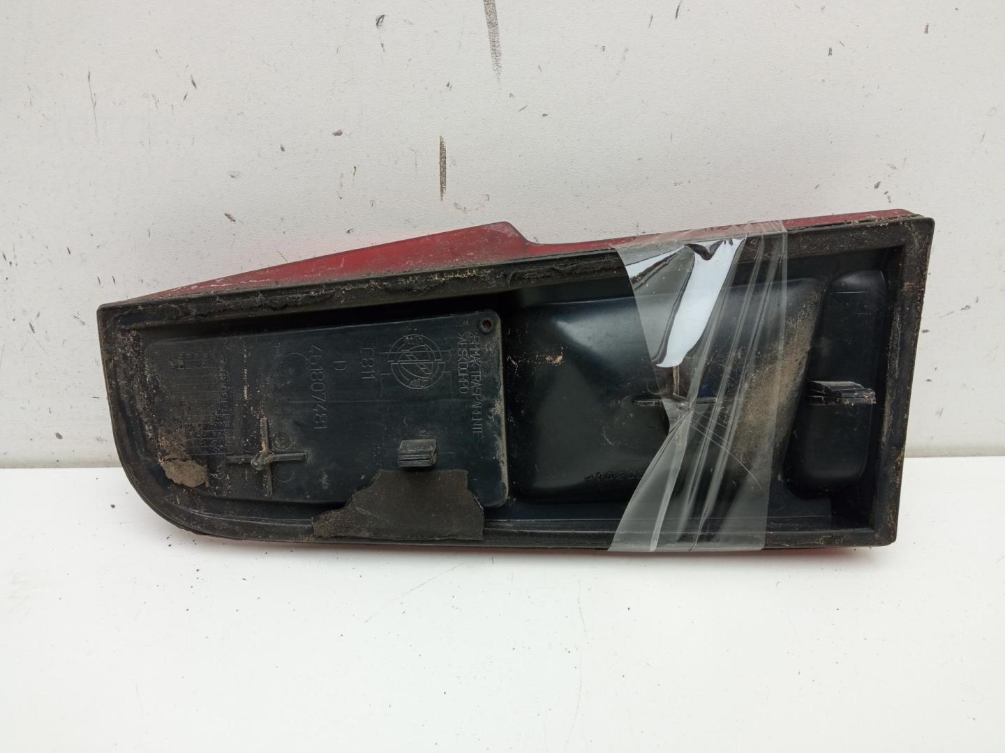 Фонарь задний внутренний правый