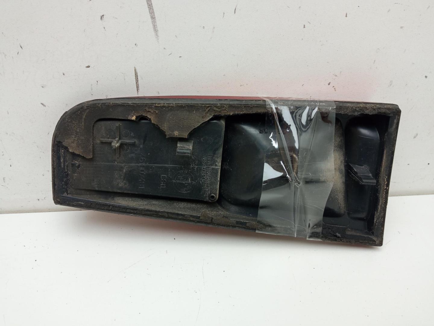 Фонарь задний внутренний левый