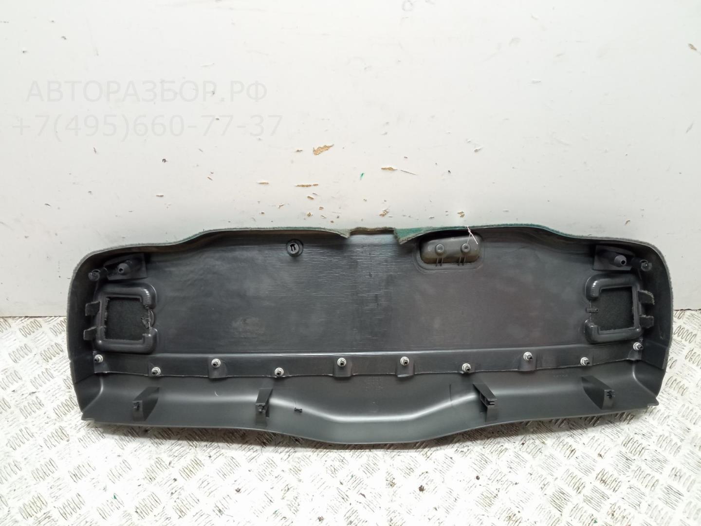 Обшивка крышки багажника
