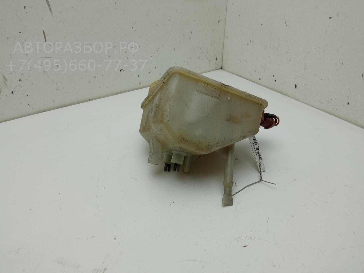 Бачок главного тормозного цилиндра