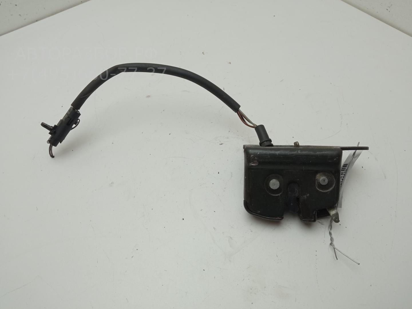 Замок багажника