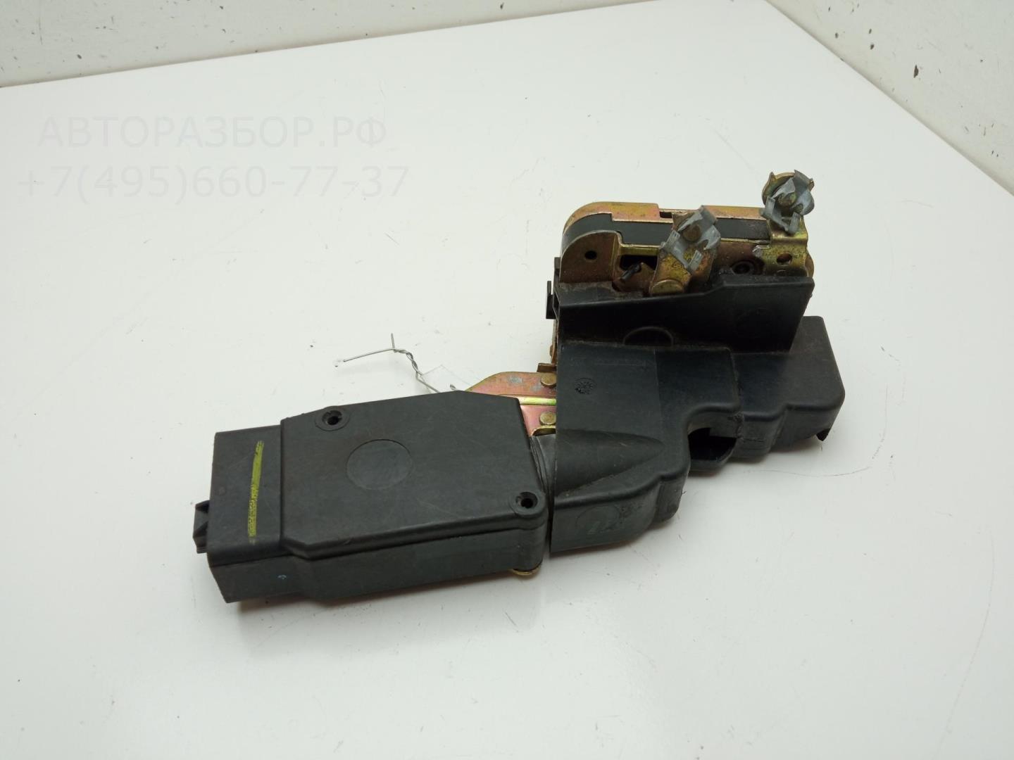 Замок двери передней правой