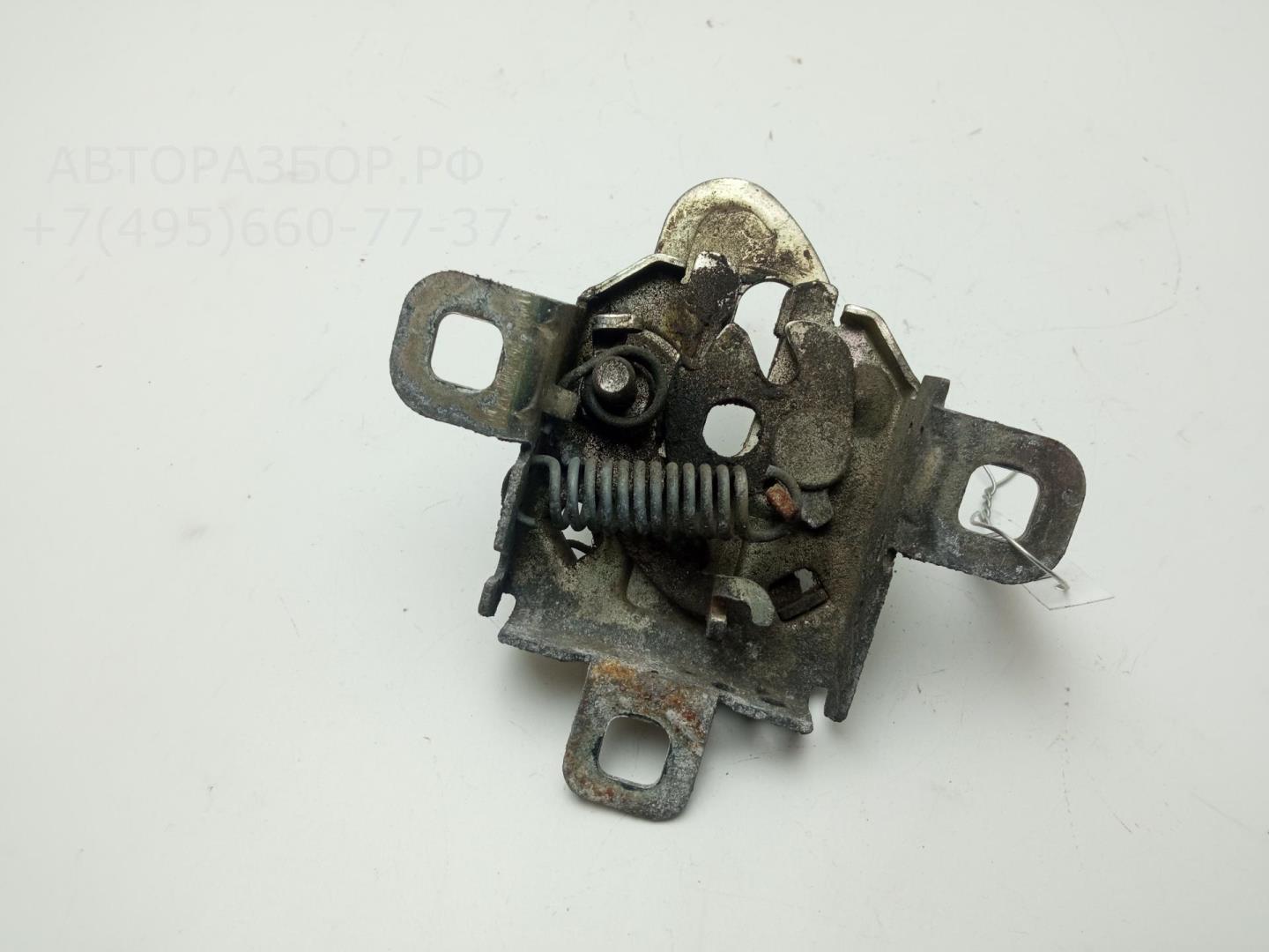 Замок капота