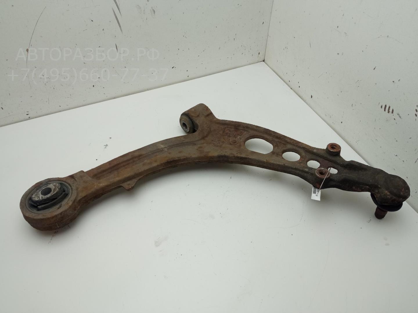 Рычаг передний левый