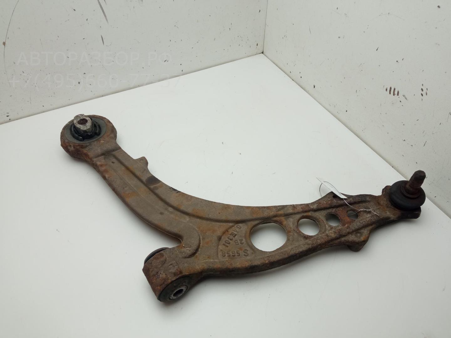 Рычаг передний левый