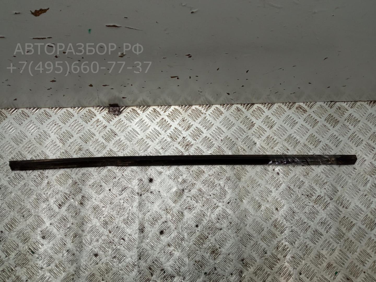 Накладка стекла заднего правого