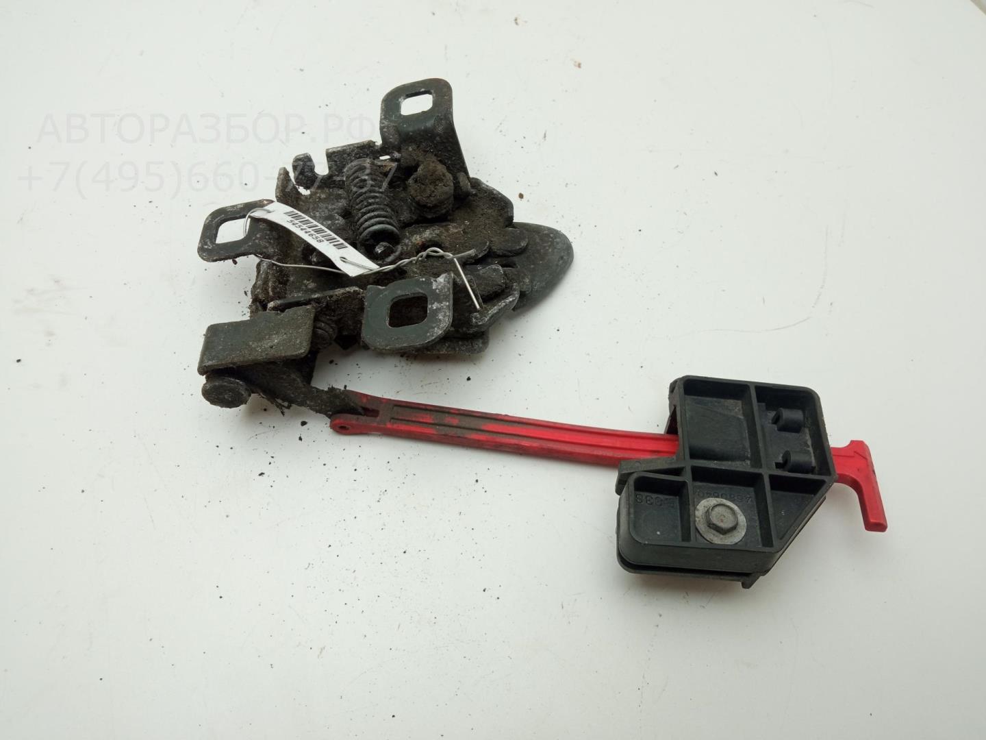 Замок капота