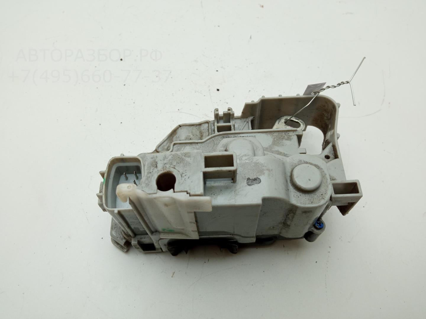 Замок двери задней левой