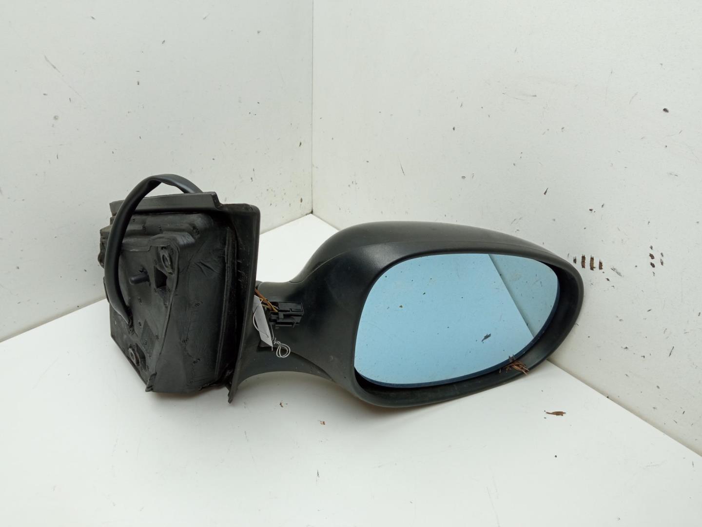 Зеркало правое электрическое