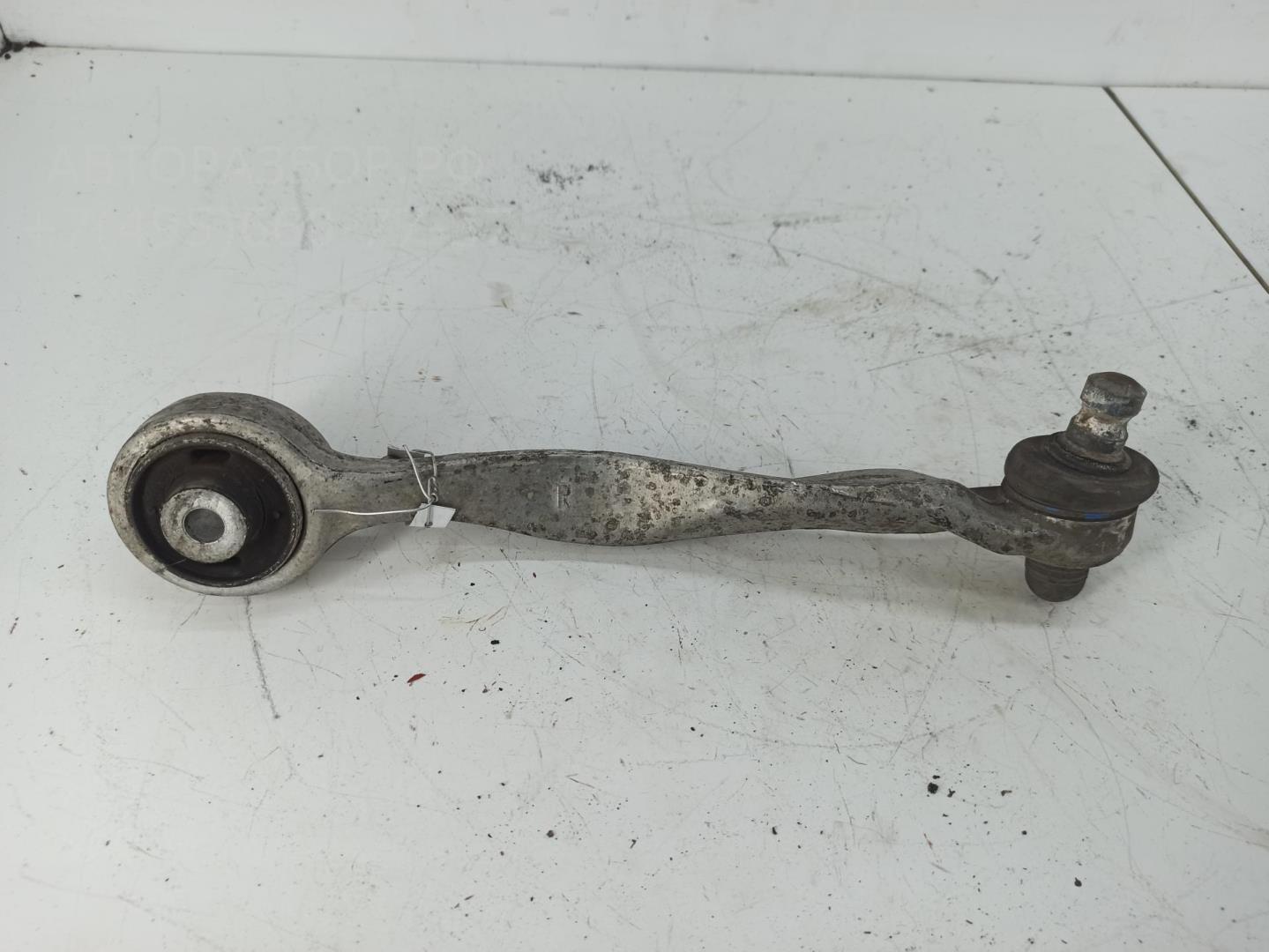 Рычаг передний правый